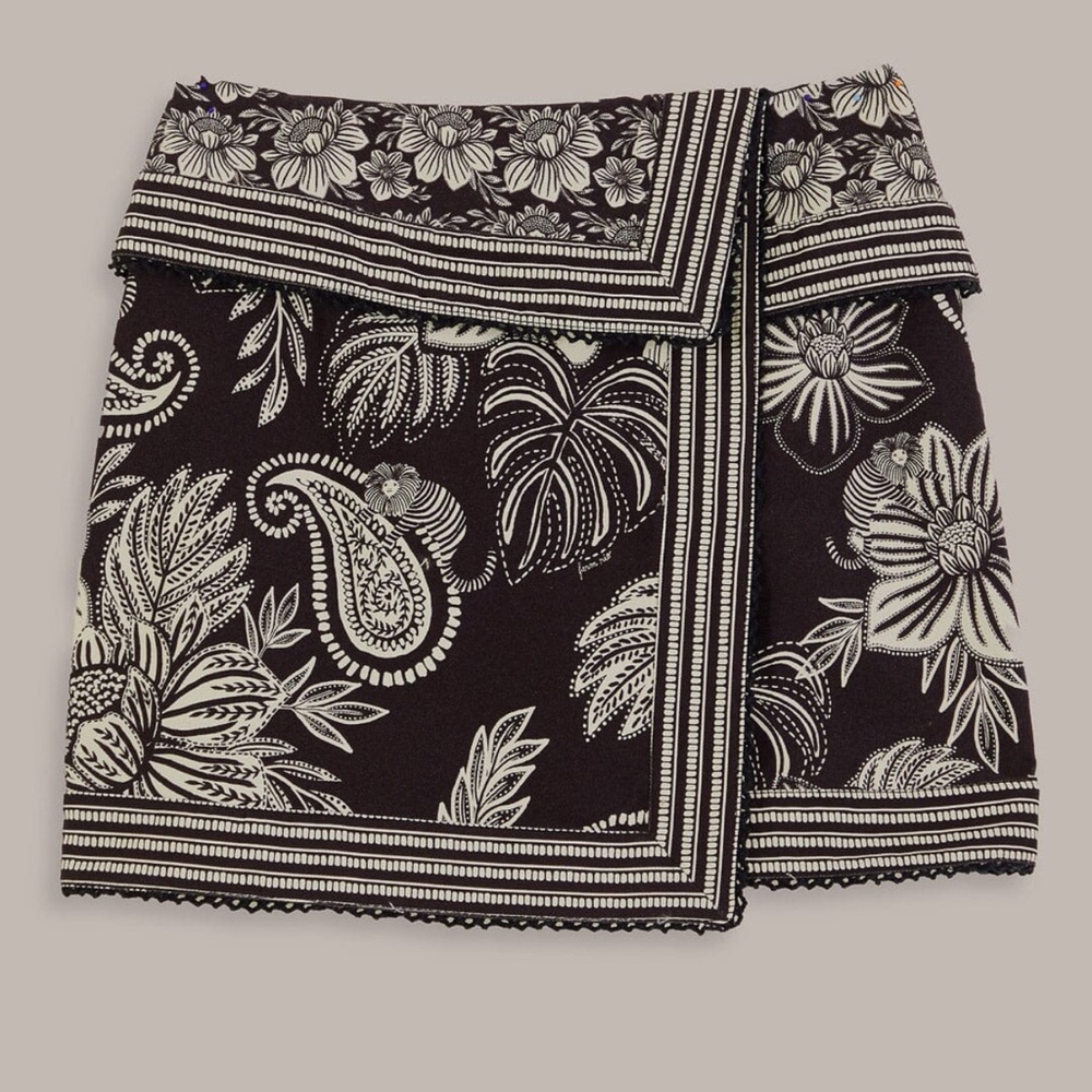 NWT FARM RIO Black Paisley Bloom Mini Skirt